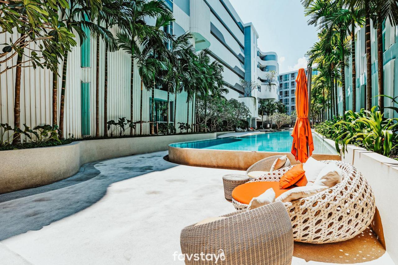 Favstay - The Base Downtown Phuket Exterior photo