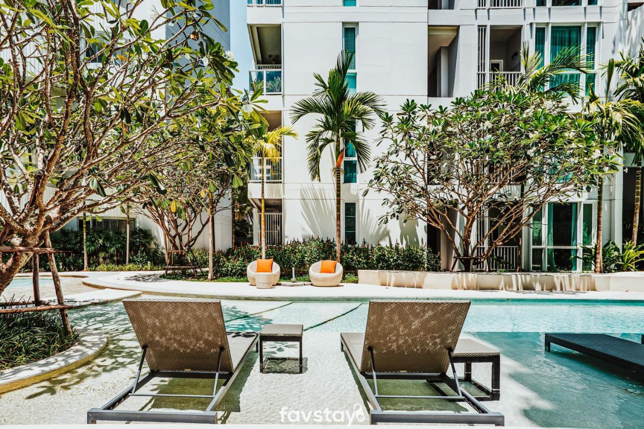 Favstay - The Base Downtown Phuket Exterior photo