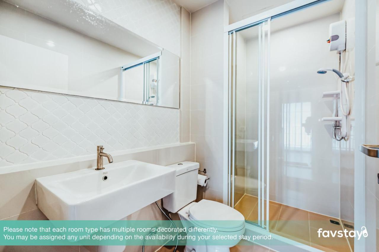 Favstay - The Base Downtown Phuket Exterior photo