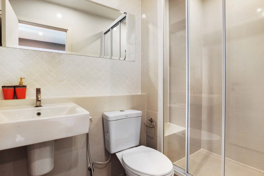 Favstay - The Base Downtown Phuket Exterior photo