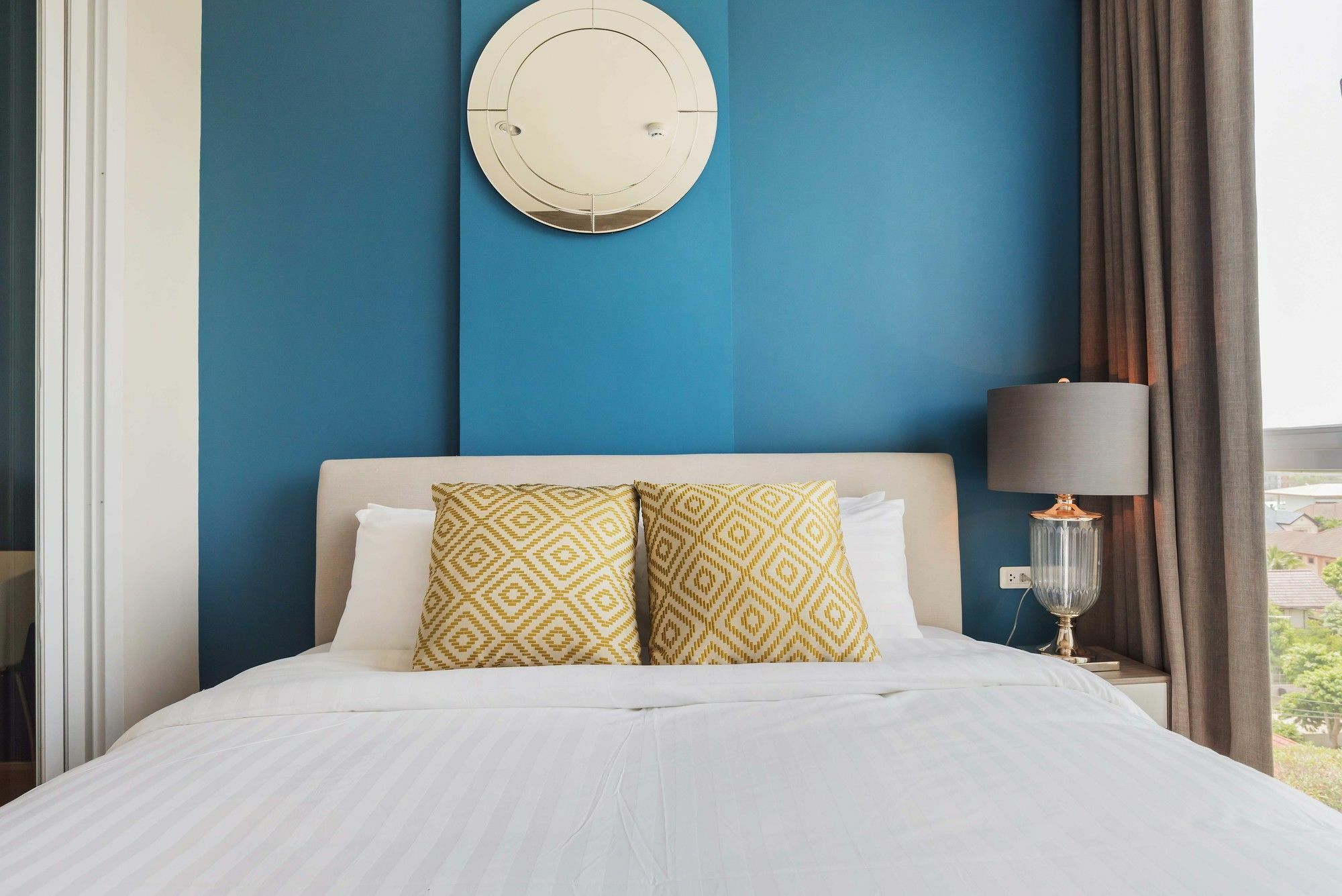Favstay - The Base Downtown Phuket Exterior photo