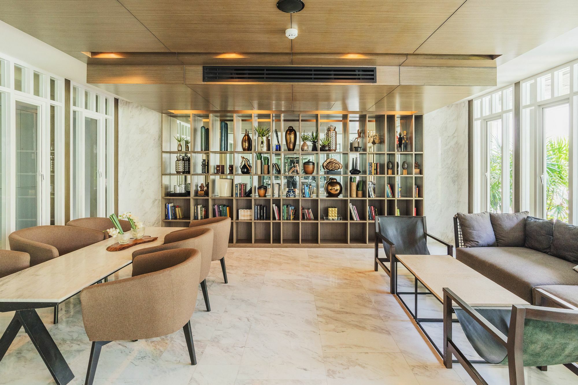 Favstay - The Base Downtown Phuket Exterior photo