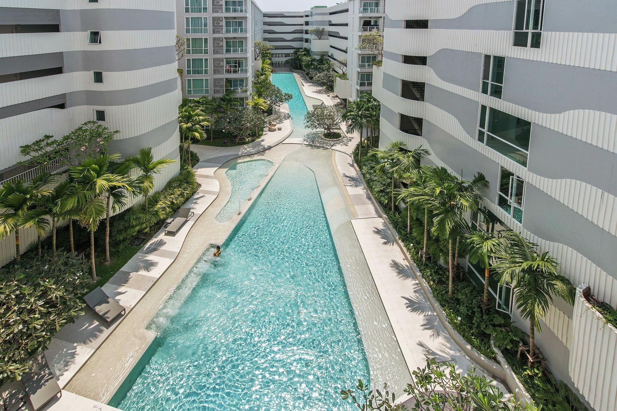 Favstay - The Base Downtown Phuket Exterior photo